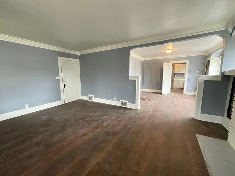 Building Photo - 14014 Edgewood Ave