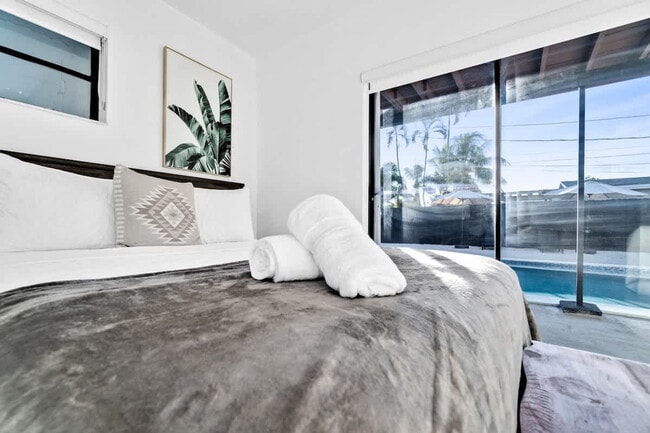 Building Photo - 6540 Park St