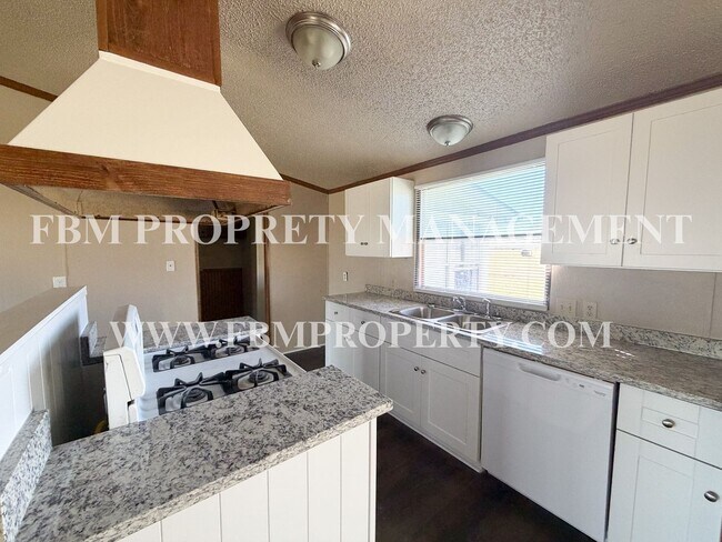 Building Photo - 1054 Cosby Rd