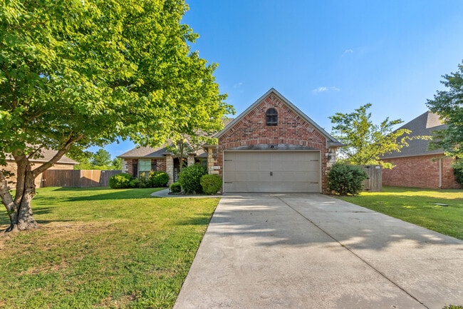 Building Photo - 3960 W Mountain View Dr