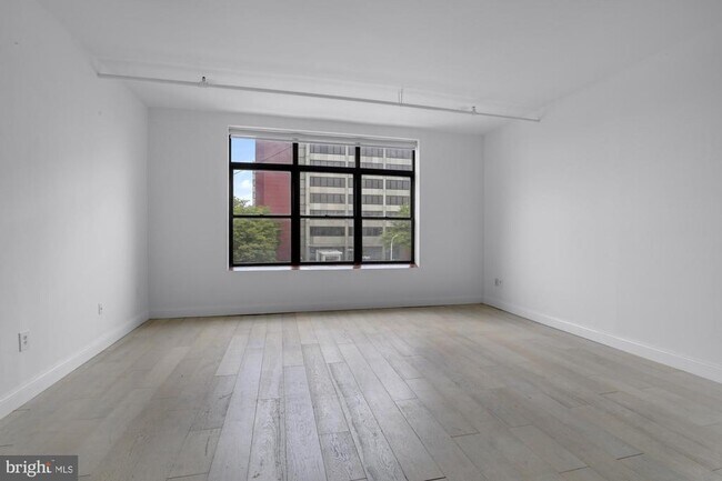 Building Photo - 301 Spring Garden St