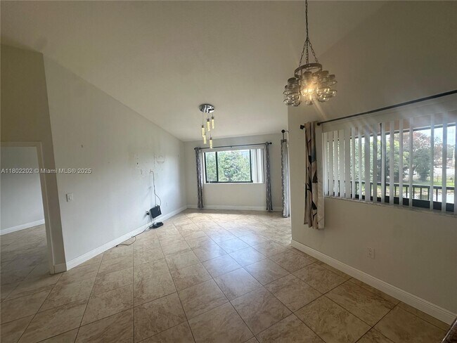 Building Photo - 15489 N Miami Lakeway