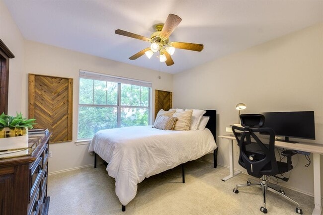 Building Photo - 4501 Whispering Valley Dr