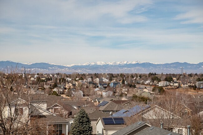 Building Photo - Spacious 3 Bedroom, 3 Bath Townhome located in Arapahoe County available for Summer Move In for t...