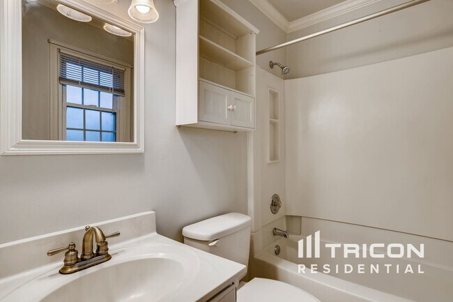 Building Photo - 10803 Glade Ct