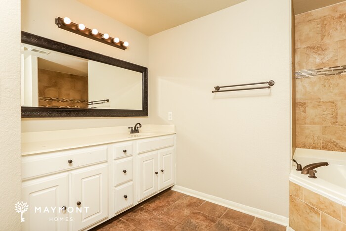 Building Photo - 5915 Hickory Canyon