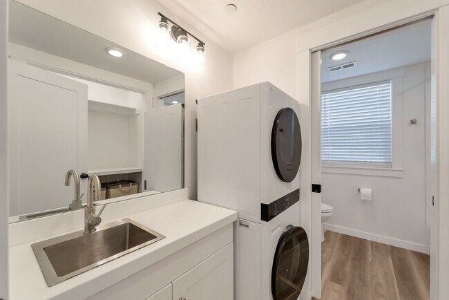 Building Photo - 14534 S Shaggy Mountain Rd