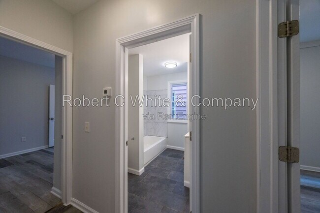 Building Photo - 687 Winchester Ave