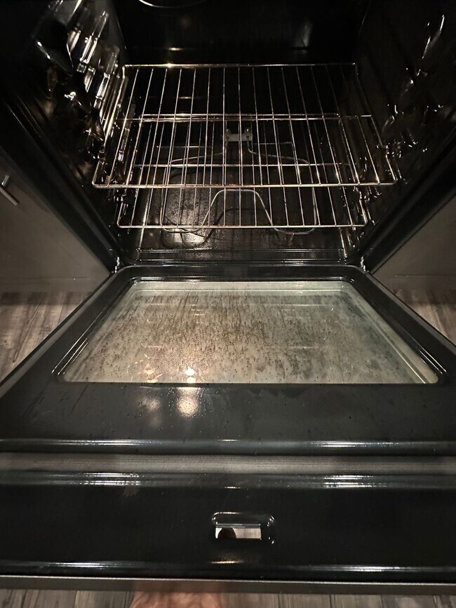 Building Photo - Charming 3 Bedroom 2 bathroom back house in the heart of San Diego's most desirable neighborhoods!