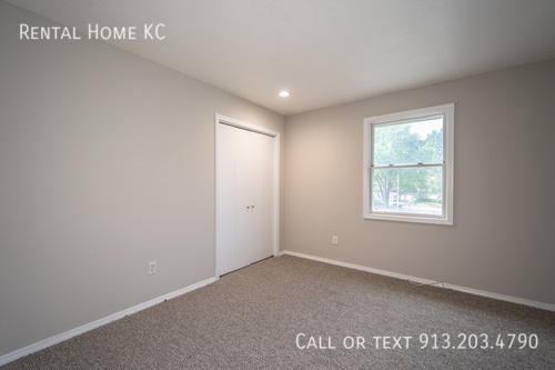 Building Photo - 1616 E Elm St