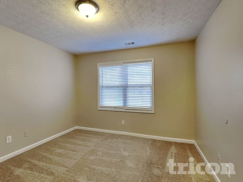 Building Photo - 375 Radcliffe Trce