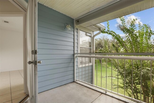 Building Photo - 2584 Grassy Point Dr