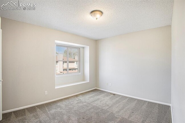 Building Photo - 2624 Bannister Ct