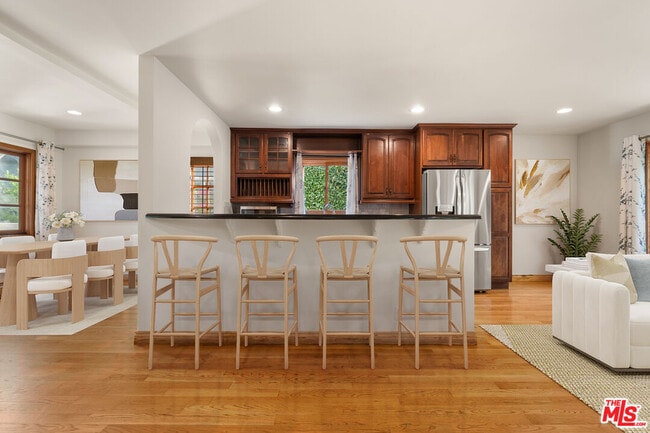 Building Photo - 7917 Westlawn Ave