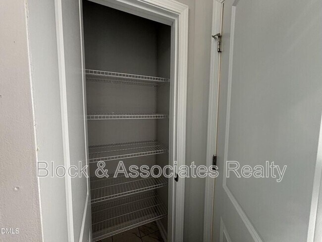 Building Photo - 2105 Goudy Dr