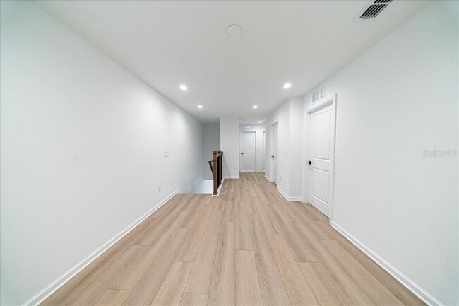 Building Photo - 1895 Pinecliff Dr