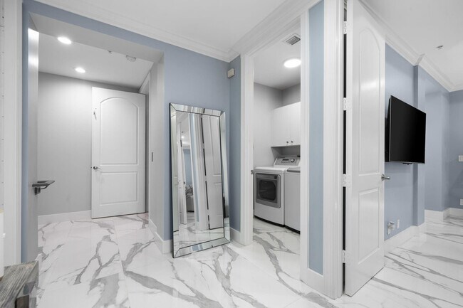 Building Photo - 1503 NE 2nd St