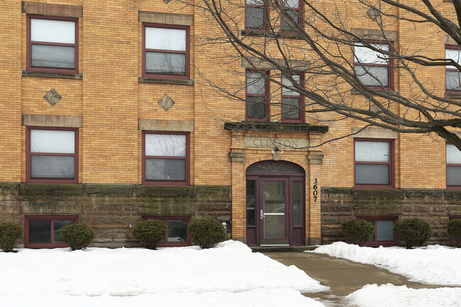 Building Photo - Clinton Apartment Building