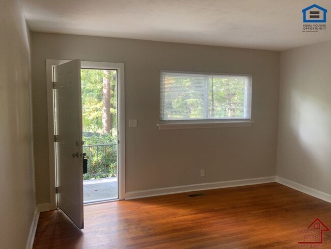 Building Photo - 304 Tunnel Blvd