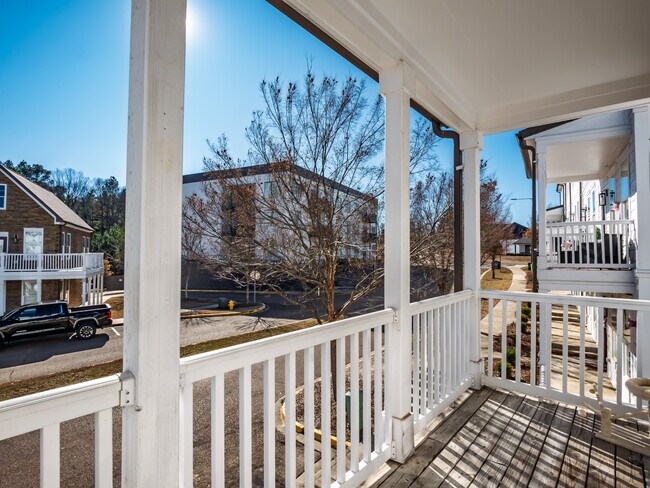 Building Photo - Rowandale