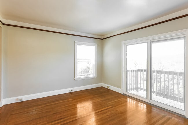 Building Photo - 708 Calmar Ave