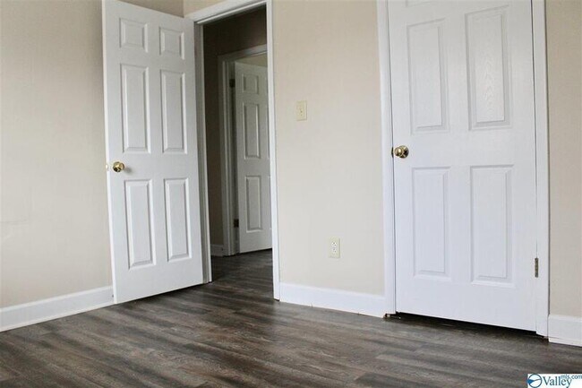 Building Photo - 13923 Hurstland Dr SW