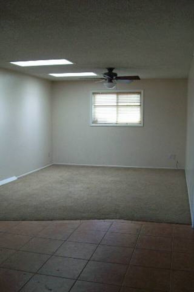 Building Photo - 1146 E Campus Dr