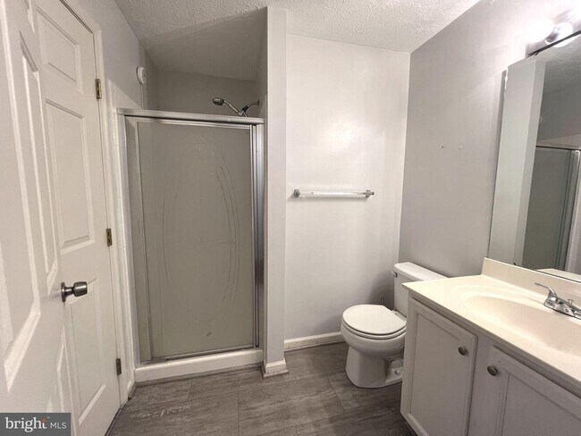 Building Photo - 689 Winding Stream Way