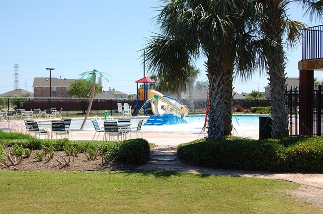 Building Photo - 16434 Red Crest Dr