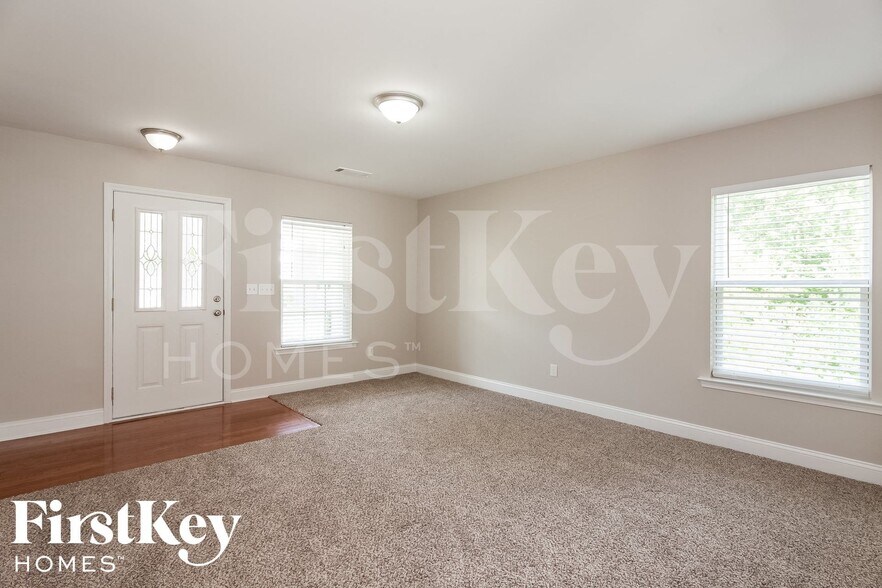Building Photo - 10620 Bur Oak Dr