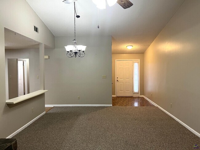 Building Photo - 215 Johns Ct