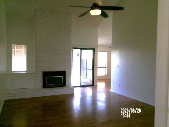 Building Photo - 1000 Olive Dr