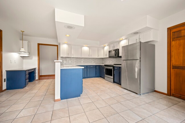 Building Photo - 26 Canter Ct