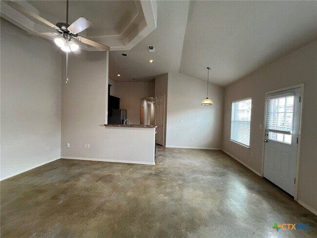 Building Photo - 271 Rosalie Dr