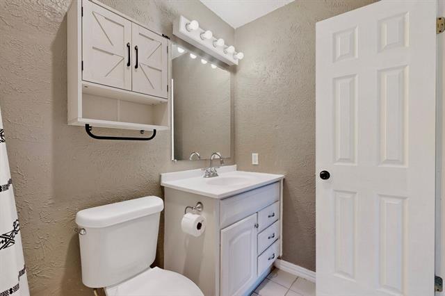 Building Photo - 2700 Winding Creek Dr