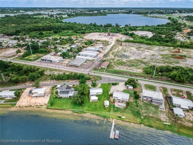 Building Photo - 403 Lake Lotela Dr