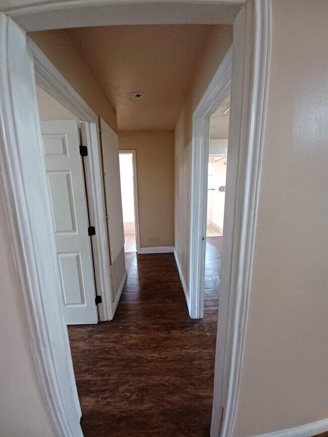 Building Photo - 5106 Dumore Dr