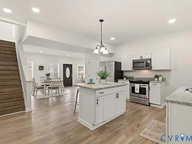 Building Photo - 724 Wilson St