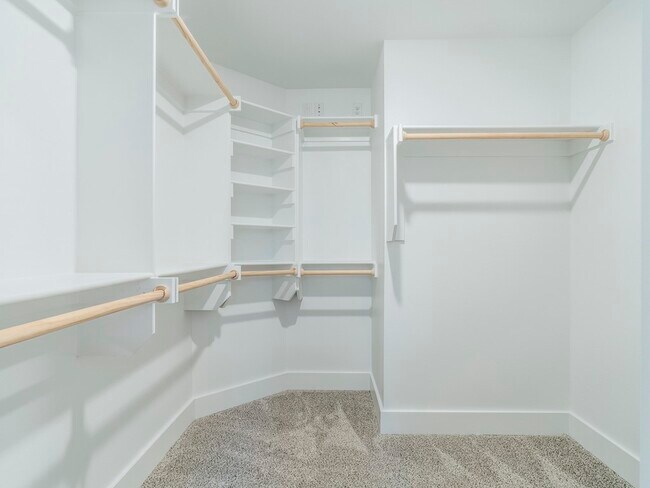 Building Photo - 1440 Emmerson St