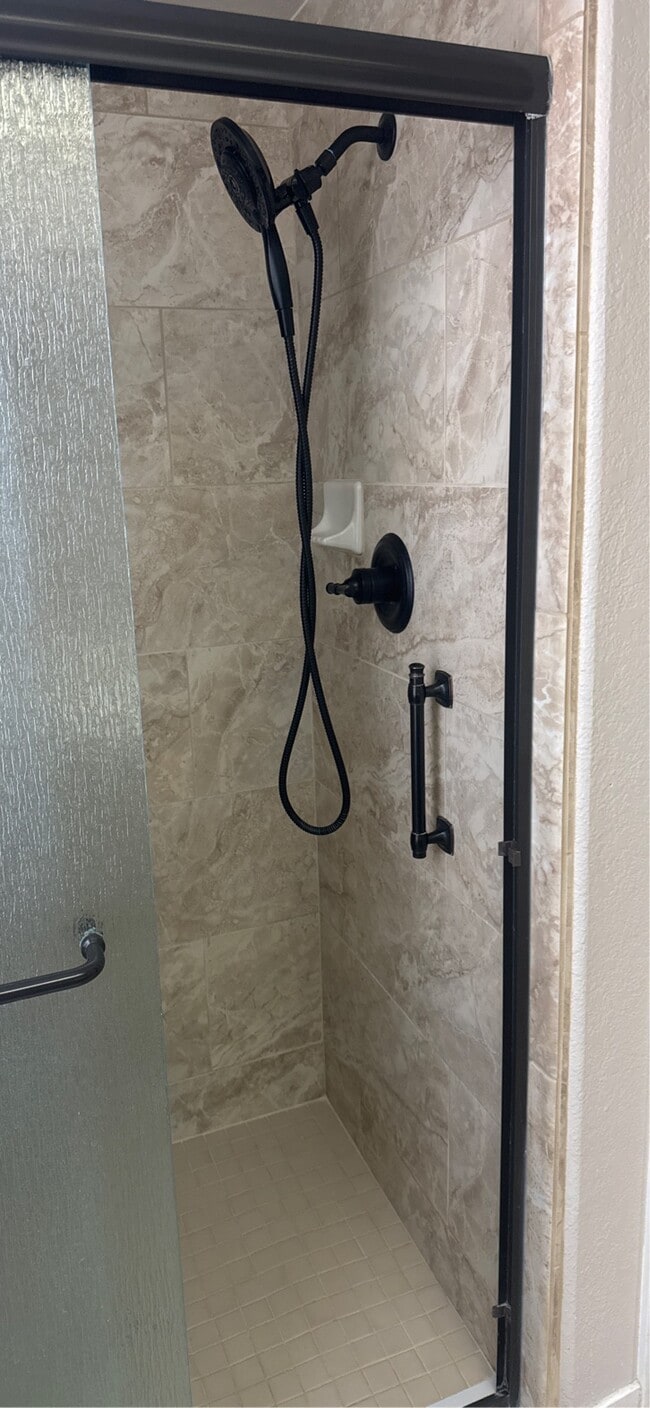 Building Photo - 10704 Sunset Canyon Dr