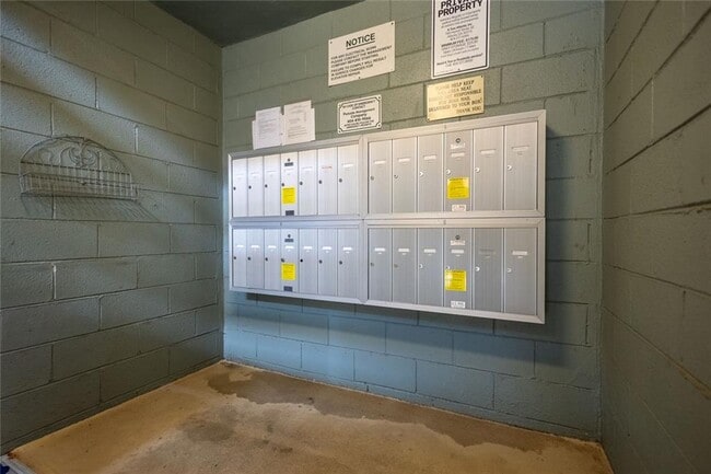 Building Photo - 91 Rumson Rd NE