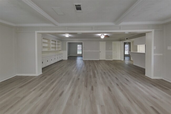 Building Photo - 2307 Hilton Head Dr