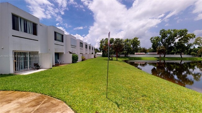 Building Photo - 5150 Elmhurst Rd