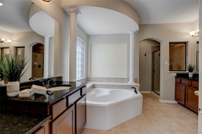 Building Photo - 13419 Sunset Bay Ln