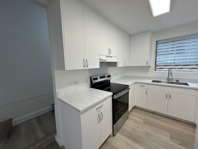 Building Photo - 2601