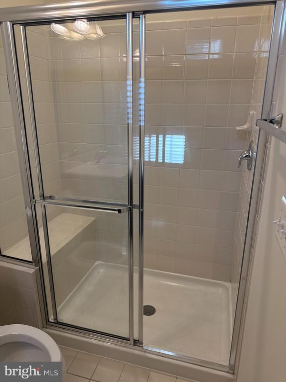 Building Photo - 6518 60th Ave