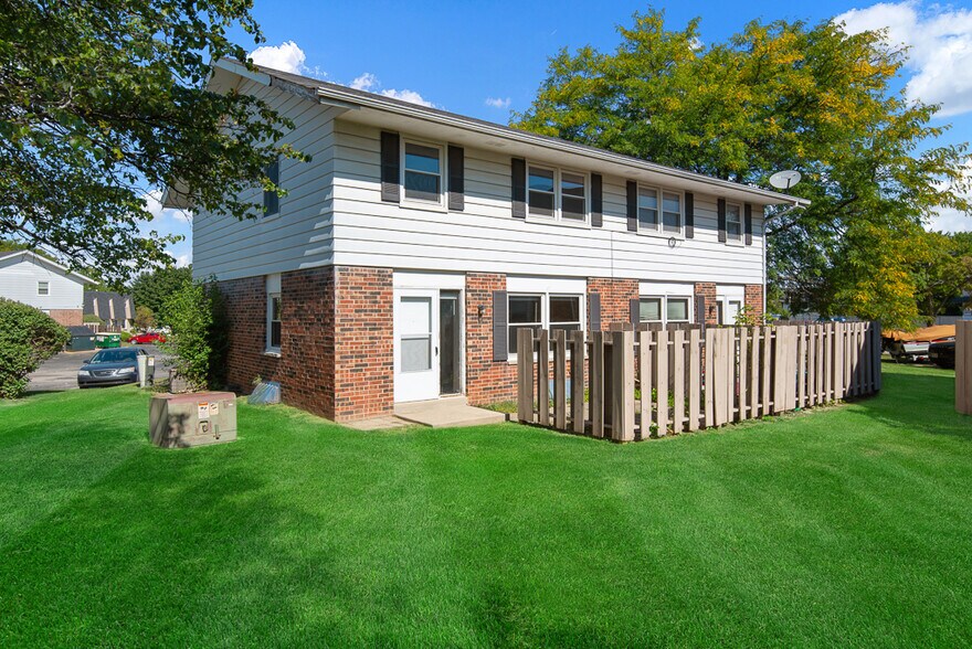 Building Photo - 8025 W Crawford Ave