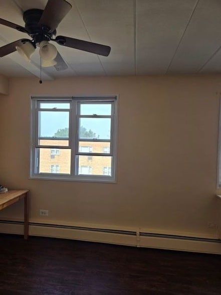 Building Photo - 6160 N Damen Ave