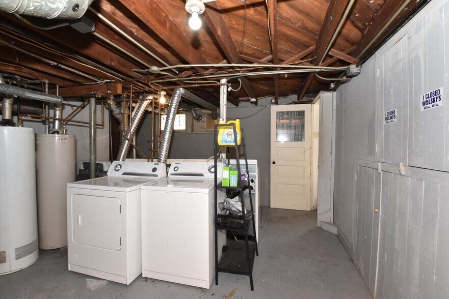 Building Photo - 2241 N 54th St