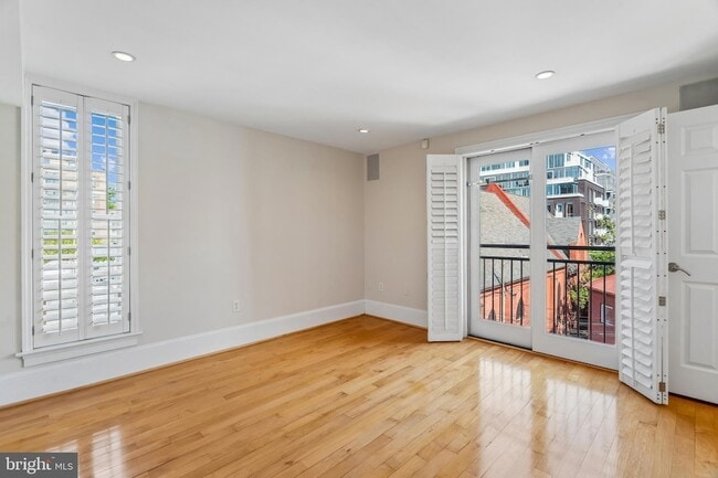 Building Photo - 1343 Q St NW